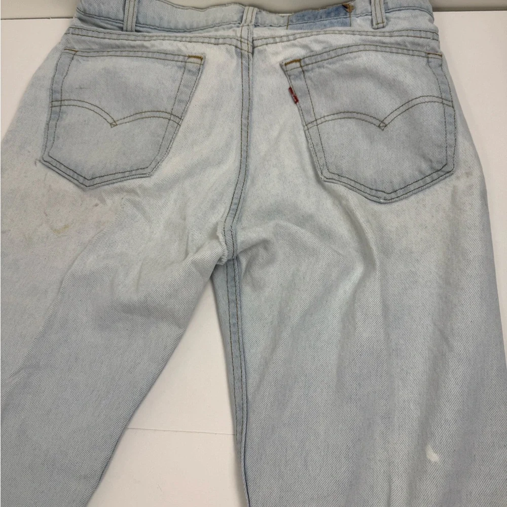 Levis embrace relaxed